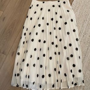 NWT pleated polka dot skirt